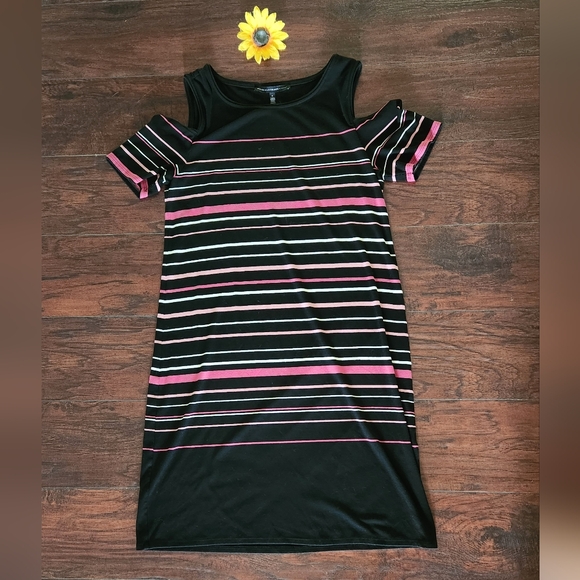 WHITE HOUSE BLACK MARKET CUTOFF SHOULDERS DRESS 👗 - Picture 3 of 8